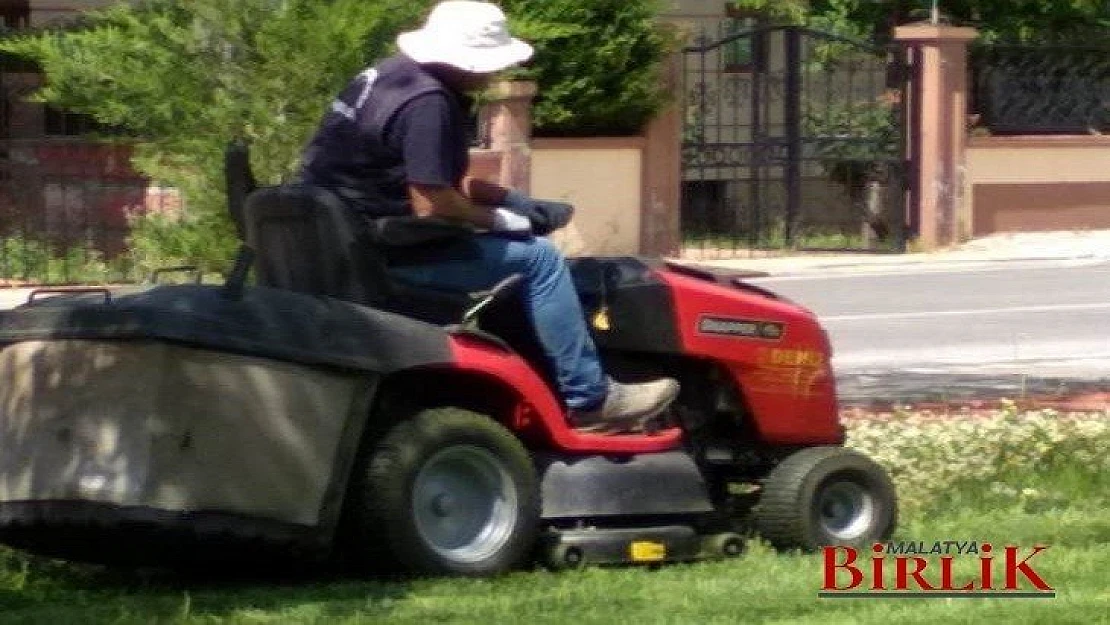Yeşilyurt'ta ki Parklar ve Yeşil Alanlar Güzel Günlere Hazırlanıyor