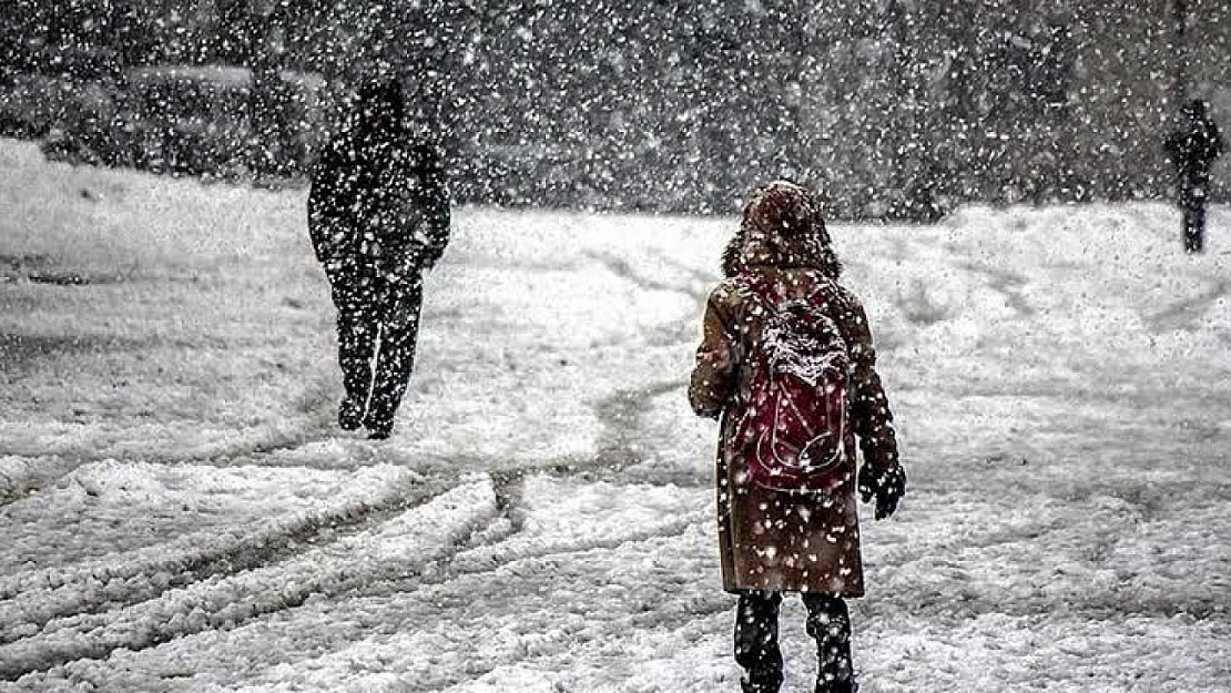 Yoğun Kar Yağışı Nedeniyle Eğitime Bir Gün Ara Verildi