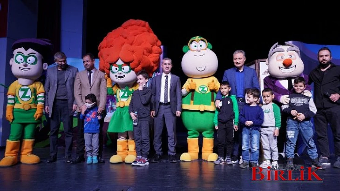 Z Takımı Müzikal Tiyatro Gösterisi Yoğun İlgi Gördü