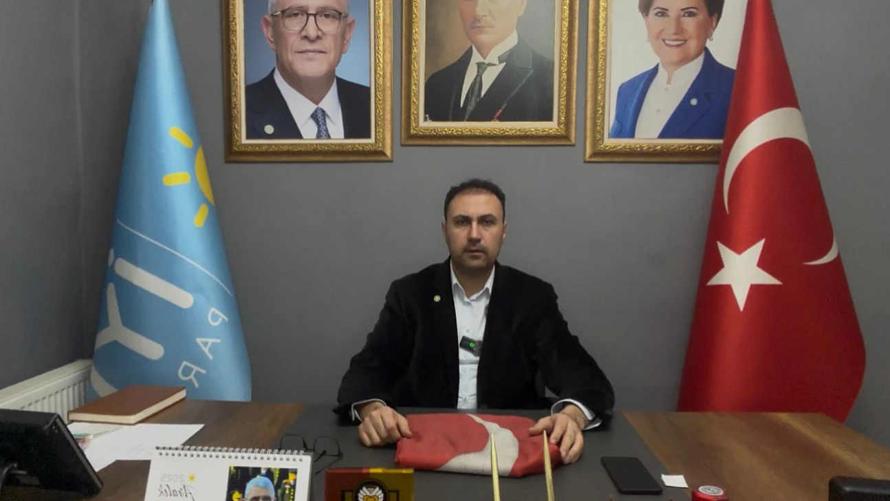 İYİ Parti: 'Bayrağımız Hedef Alındığında Sessiz Kalmak Zafiyet, Görmezden Gelmek Cesaret Vermektir'