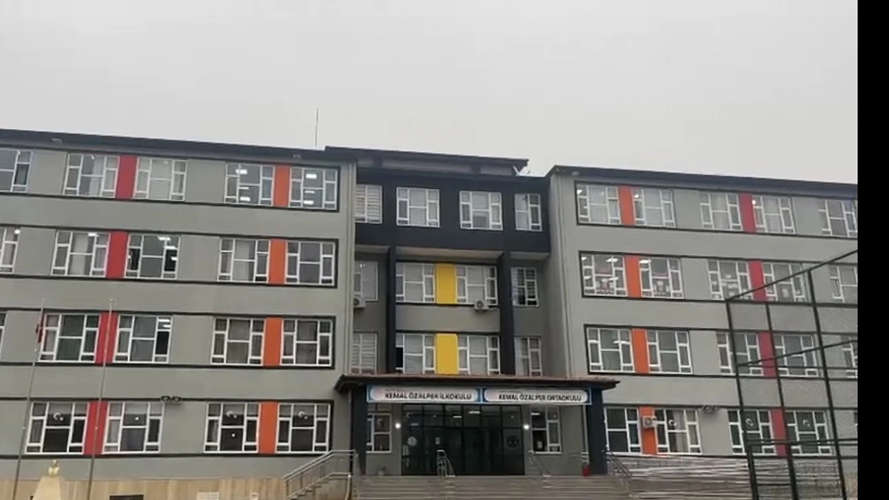 Malatya Eğitim Camiası Yasta: Teneffüste Kalp Krizi Geçiren Öğrenci Kurtarılamadı