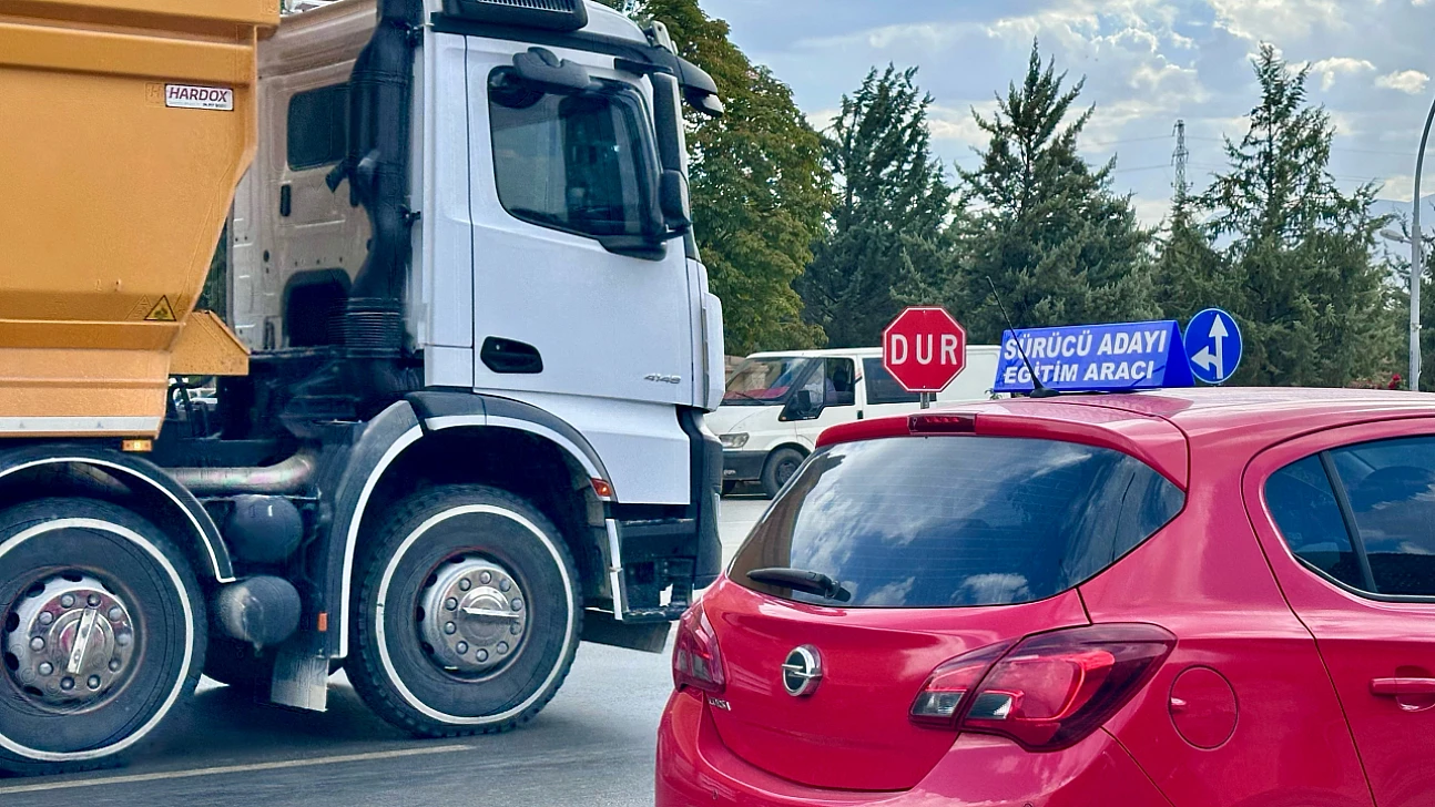 Vatandaşlardan Uyarı: Sürücü Adaylarının Eğitim Güzergâhı Acilen Taşınmalı