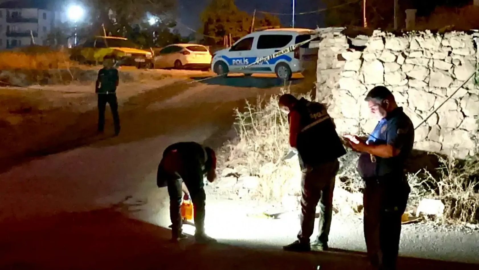 Malatya'da Husumetliler Arasında Silahlı ve Bıçaklı Kavga: 3 Yaralı