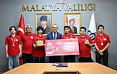 TEKNOFEST 2025 Şampiyonları Vali Yavuz'u Ziyaret Etti