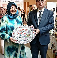 Kadınların El Emeği Göz Nuru Eserleri 'Kurs Merkezleri-Yılsonu' Sergisinde Beğeniye Sunuldu