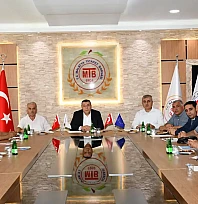 Malatya'da Lisanslı Kuru Kayısı Deposu Ve Borsası İçin İstişare Toplantısı Yapıldı