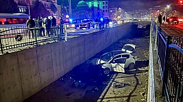 Direksiyon Hakimiyetini Kaybeden Sürücü Sulama Kanalına Uçtu