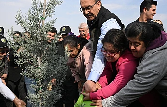 '11 Kasım Milli Ağaçlandırma Günü'nde 2 bin 200 Fidan Toprakla Buluştu