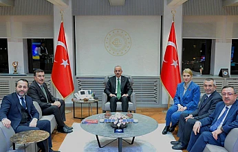 AK Parti Malatya Heyeti, Ulaştırma ve Altyapı Bakanı Uraloğlu ile Görüştü