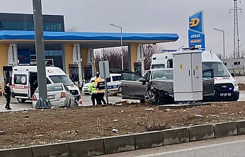 Akçadağ'da Trafik Kazası: İki Araç Çarpıştı, 4 Yaralı