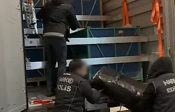 Ali Yerlikaya Duyurdu: Kapıkule'de 240 Kilogram Skunk Yakalandı