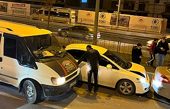 Alt Geçit Girişinde Zincirleme Kazalar Trafiği Aksattı