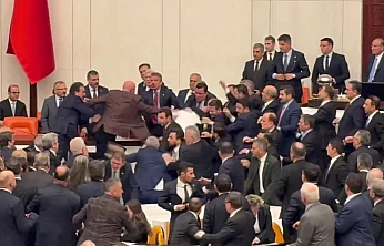 Bakanların Yemin Töreni Öncesi Meclis Karıştı