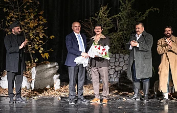 Başkan Sami Er, MABESEM'in 'Pusuda' Oyununu İlgiyle İzledi