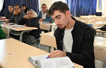 Büyükşehir Belediyesi Engelleri Aşan  Kariyer Yolculuğuna Rehber Oluyor