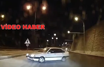 Buzlu Yolda Tehlikeli Sürüş: Makas Atan Araç Orta Refüje Çarptı