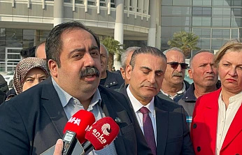 CHP'den Büyükşehir Belediyesi Önünde Kütüphane Açıklaması