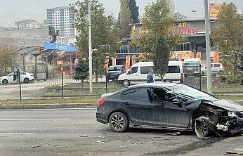 Çöp Kamyonuna Arkadan Çarptı, Ölümden Döndü