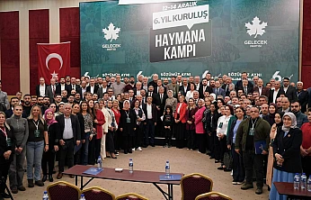 Davutoğlu: 'Türkiye Büyük Bir Güven, Ahlak ve Yönetim Krizi Yaşıyor'