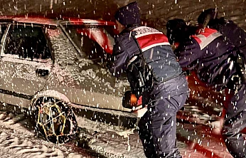 Doğanşehir'de Kar Alarmı: Jandarma Sahada Teyakkuzda