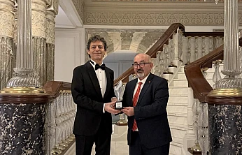 Egeyön'den Akif Manaf'a Anlamlı Takdir