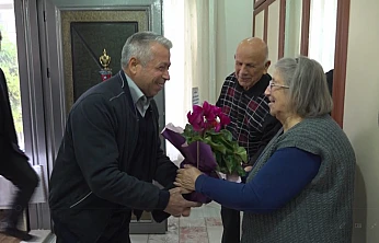 Eski Öğrencilerinden Emekli Öğretmene 51 Yıl Sonra Unutulmaz Ziyaret