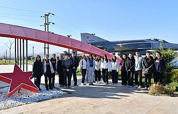 'İyilik Elçisi' Projesi Gençlere Yardımlaşma ve Tarih Bilinci Aşılıyor