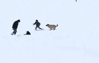 Kar, Malatya'da Çocukların Yüzünü Güldürdü