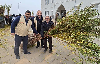 Kayısı Başkentinde Dayanışma: 12 İlçeye 12 Bin Fidan