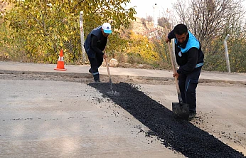 Kış Öncesi Yol Düzenleme Çalışmaları İlçe Genelinde Devam Ediyor