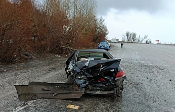 Kontrolden Çıkan Otomobil Kazaya Neden Oldu: 5 Kişi Yaralandı