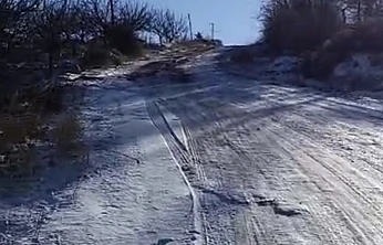 Kurşunlu Mahallesi'nde Korku Dolu Anlar: Minibüs Uçurumdan Son Anda Kurtuldu