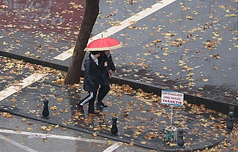 Kuvvetli Yağış ve Fırtına Geliyor: Marmara, Ege ve Batı Akdeniz Dikkat!
