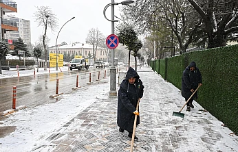 Malatya Büyükşehir Belediyesi karla mücadele çalışmalarını 7/24 esasına göre sürdürüyor