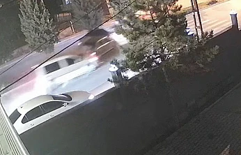 Malatya'da 6 kişinin yaralandığı zincirleme trafik kazası güvenlik kamerasında