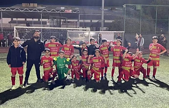 Malatya'da Çocuklar Hem Futbol Öğreniyor Hem de Takım Ruhu Kazanıyor