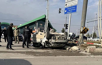 Malatya'da İki Otomobil Çarpıştı: 5 Kişi Yaralandı