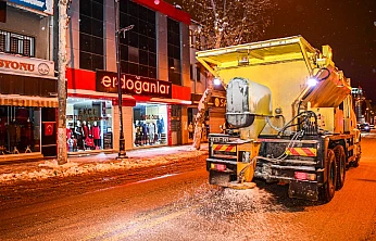 Malatya'da Karla Mücadele Çalışmaları Sürüyor