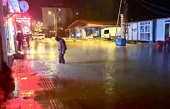 Malatya'da Sağanak Yağış Yolları Göle Çevirdi