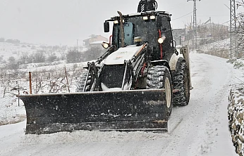 Merkezden Kırsala Yeşilyurt'ta Karla Mücadele Seferberliği