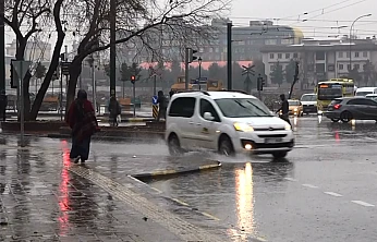 Meteoroloji'den Peş Peşe Uyarılar: Yağış, Rüzgâr ve Çığ Tehlikesi