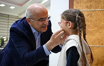 Minik Yüreklerden Başkan Er'e Anlamlı Ziyaret