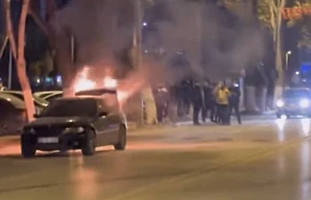 Sanat Sokağı Yakınlarında Araç Yangını: Alevler Kısa Sürede Söndürüldü