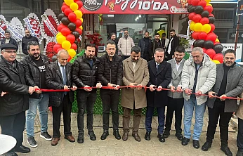 Siyaset ve İş Dünyası Tecde'de Buluştu: Pizza10-Da Açıldı