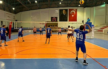 Voleybolda Kurumlar Yarışıyor, Malatya Kazanıyor