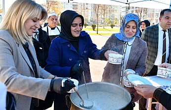Yeşilyurt'ta Yerli Üretime Lezzetli Vurgu: Vatandaşlara Malatya Tarhanası İkram Edildi