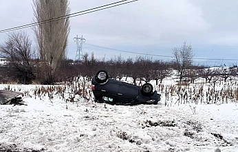 Yola Çıkan Kuş Sürüsü Kazaya Neden Oldu
