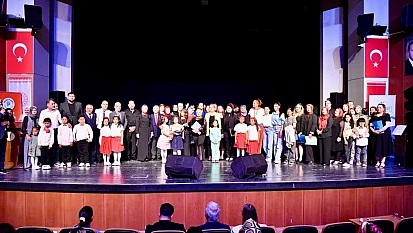 Yeşilyurt Kent Konseyi Kadın Korosunun 'Anneler Günü' Konseri, Büyük İlgi Gördü!