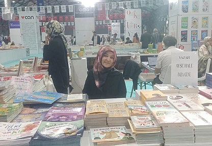 Ayşe Hale, genç yazarlara ilham verdi: 'Yazmak istiyorsan önce günlük tut'