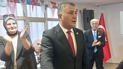 Yerli ve Milli Parti Kurultayında Coşku: 'Arkamızda Millet Var'